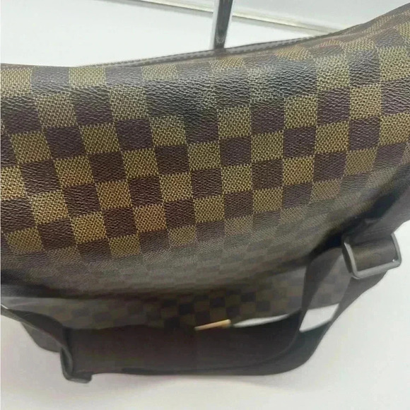 Louis Vuitton Damier Ebene Mens (Can be Unisex Why Not 🤭) - Picture 3 of 14